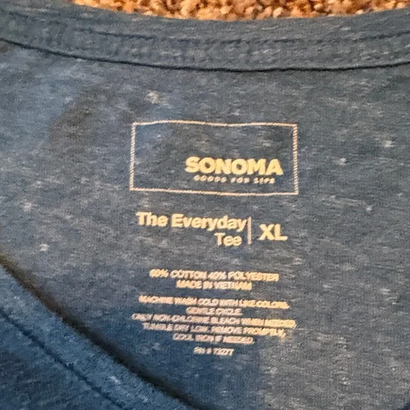 Three women’s tops bundle - Picture 7 of 7